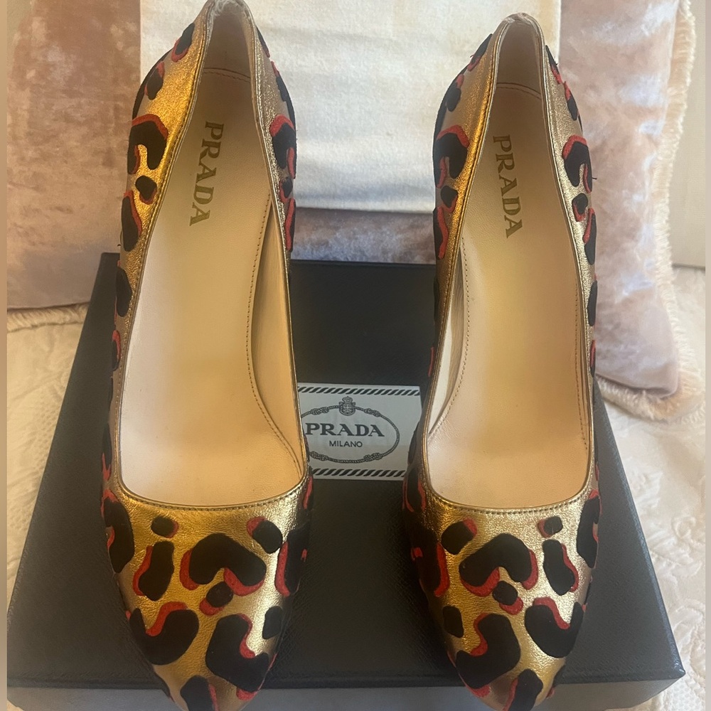 Prada Women's Gold/bronze and Black Patterned Heels - SZ 38